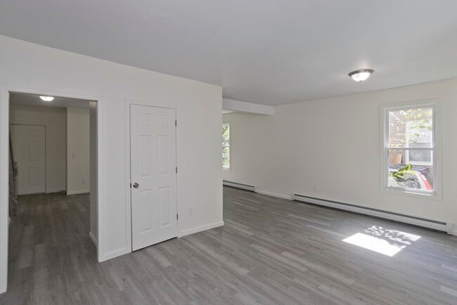 Building Photo - 22 Highland Ave
