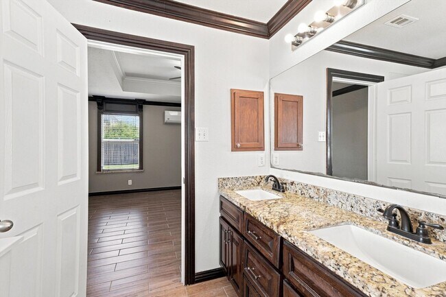 Building Photo - 11826 Ranchwell Cove