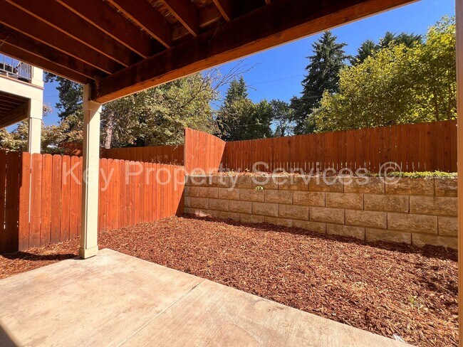 Building Photo - AVAILABLE NOW! Hazel Dell 5 Bedroom Close ...