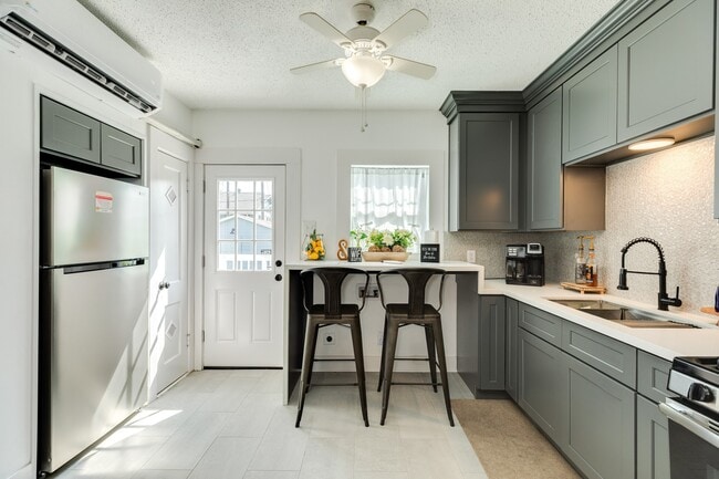 Building Photo - 4417 Avenue R