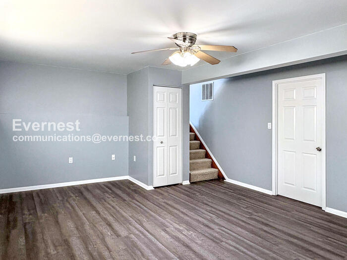 Building Photo - 123 Thomas Rd