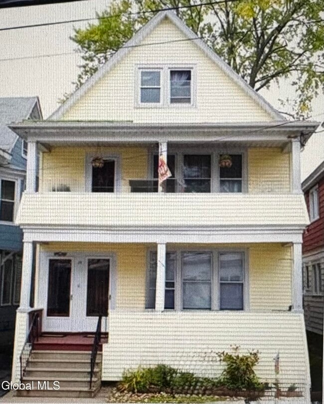 Primary Photo - 15 Arcadia Ave