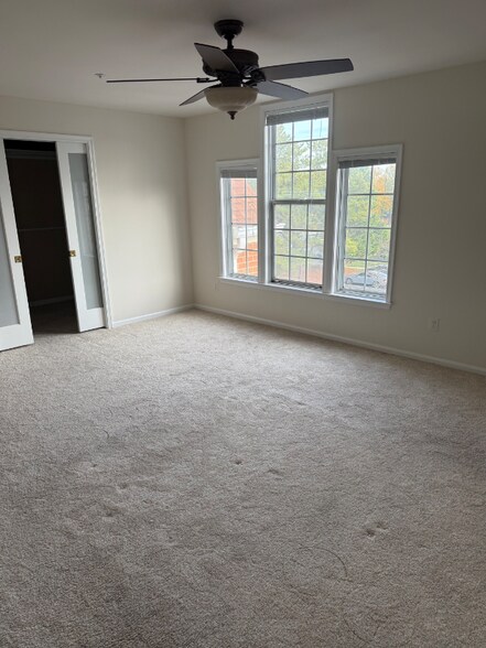 Building Photo - 6914 Ellingham Cir