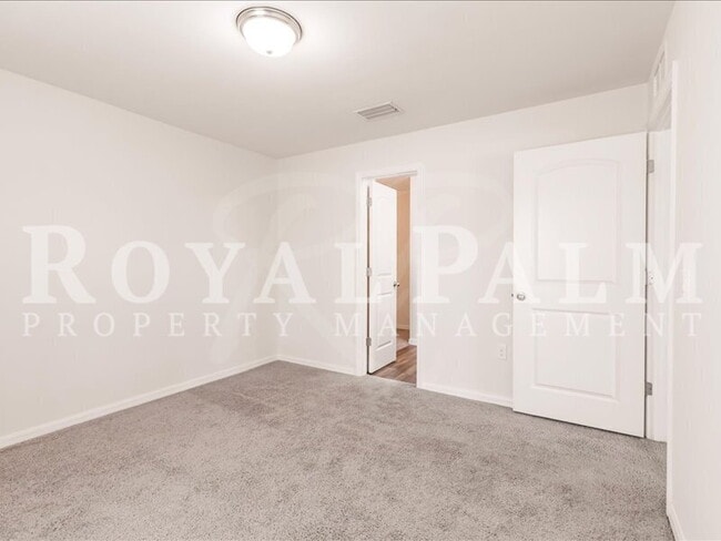 Building Photo - Your Season to Settle In – 3BR/2BA Duplex in Vistanna Villas, Lehigh Acres with Space, Style & St...