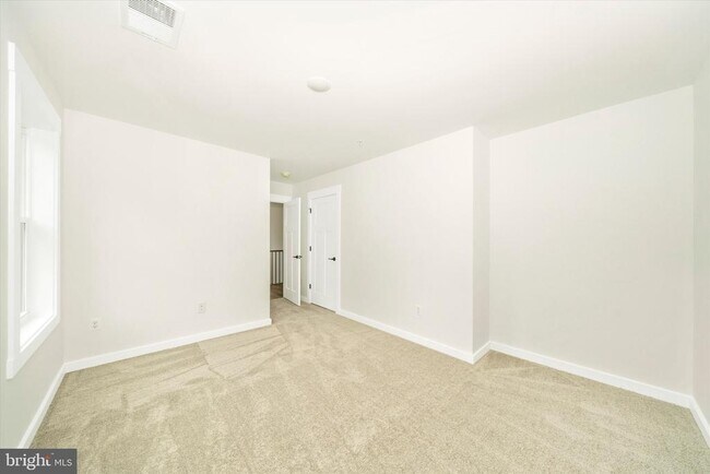 Building Photo - 801 Cedar Ave