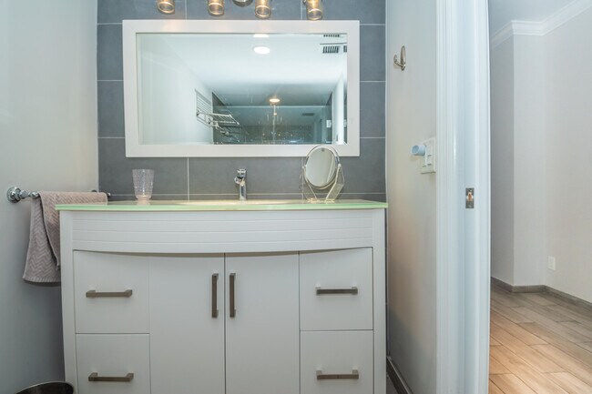 Building Photo - 101 Briny Ave