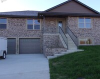 Building Photo - 4Bed/3Bath, House, Quiet Subdivision!