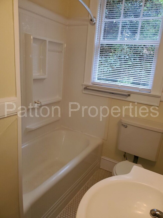 Building Photo - 3412-3414 Blossom Street - Inside CoC - R1...
