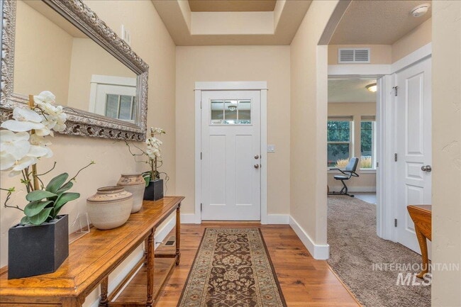 Building Photo - "Charming 3-Bedroom Home with 2 Full Baths in Boise's Sought-After West Dover Heights!"