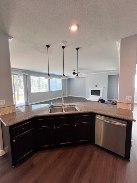 Building Photo - 29124 Meandering Cir