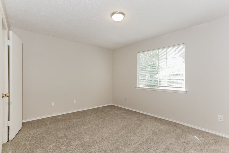 Building Photo - 4530 Lizzy Dr