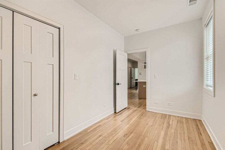 Building Photo - 2604 N Springfield Ave