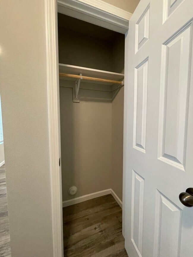 Building Photo - Beautiful 3 Bedroom Townhome in South Bismarck!