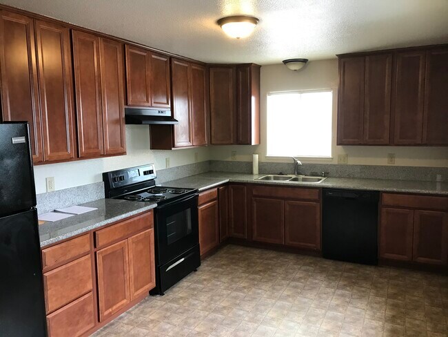 Primary Photo - 121 N Lincoln Ave