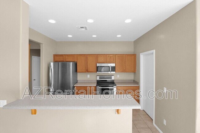 Building Photo - 6308 S 69th Glen
