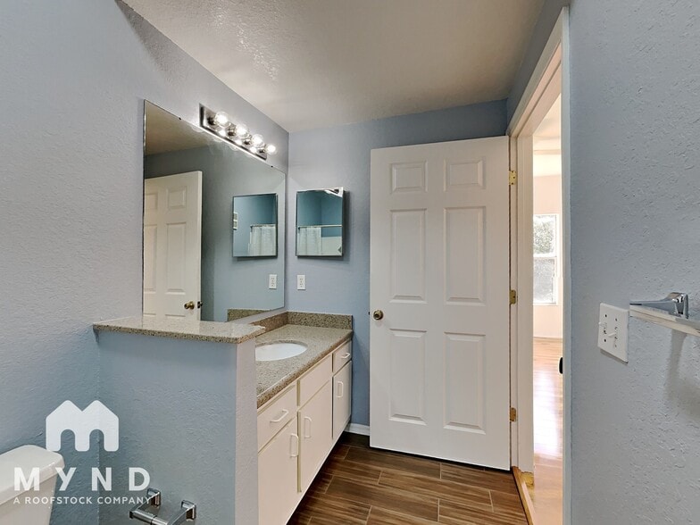 Building Photo - 829 Camargo Way