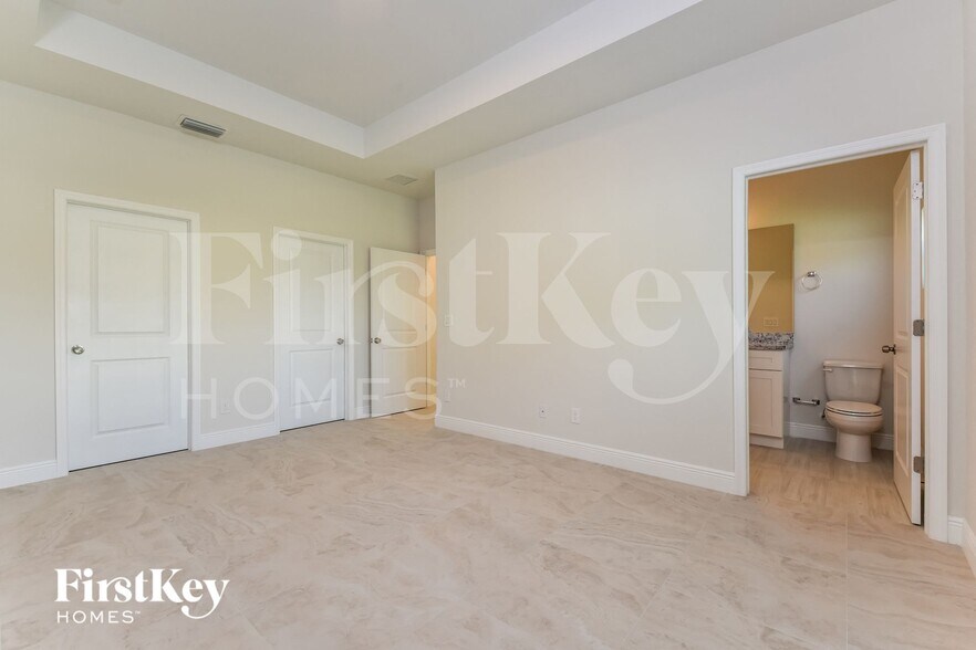 Building Photo - 1424 NE 1st Ave