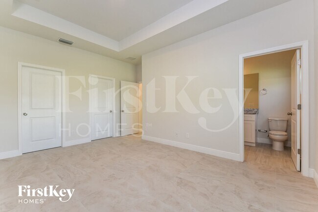 Building Photo - 1424 NE 1st Ave