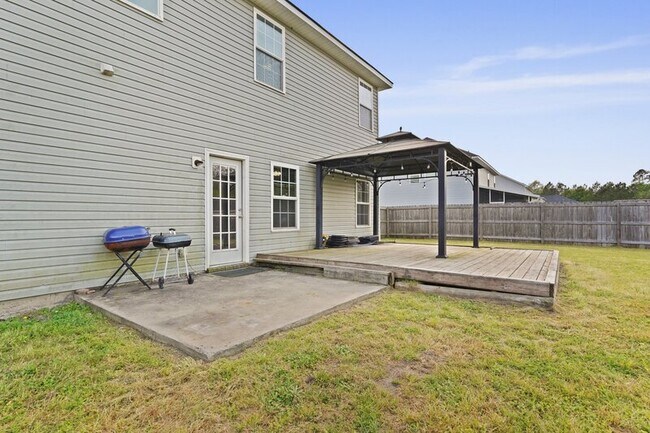 Building Photo - 966 Mustang Ln NE