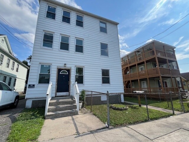 Building Photo - 11 5th St