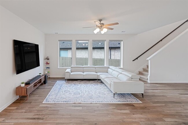 Building Photo - 521 Calmo Ct