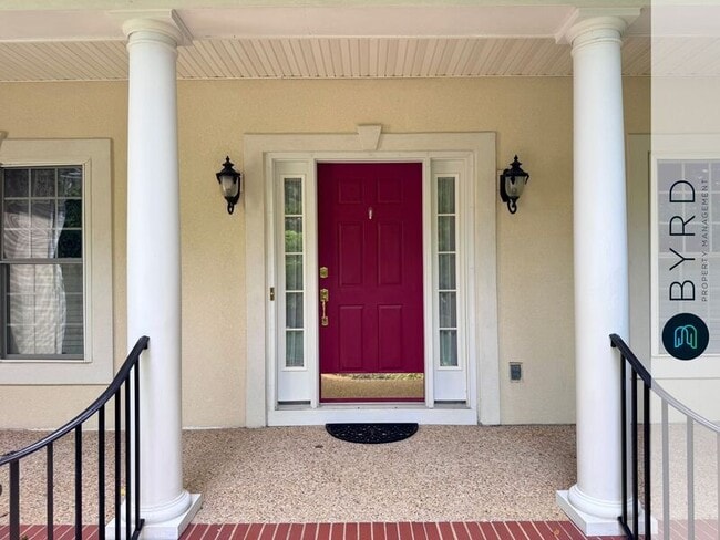 Building Photo - 423 Elm Creek Dr