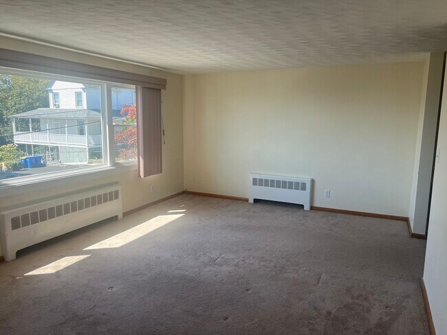 Building Photo - 116 Summit Ave