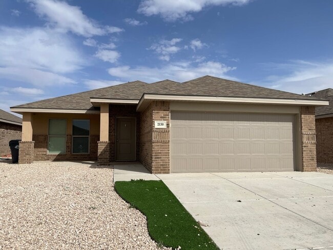 Primary Photo - 3 bed 2 bath Available 9/10!