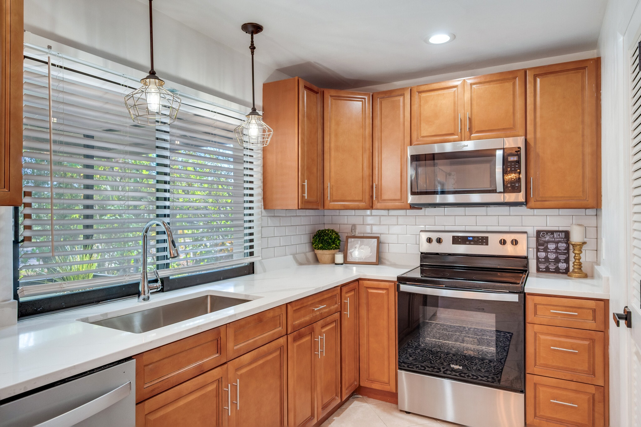 Building Photo - 1759 Azalea Ln