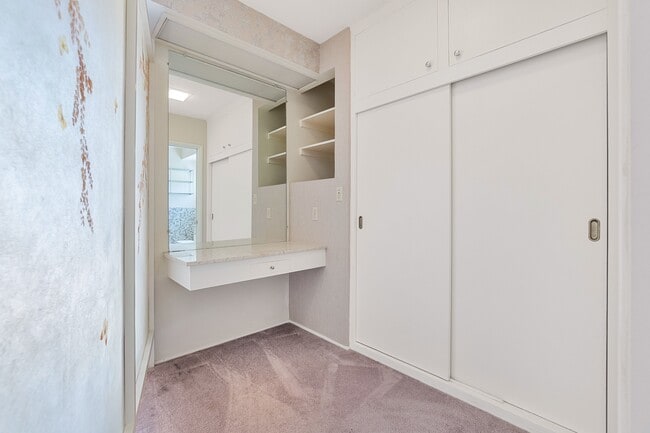 Building Photo - 4020 Vía Picaposte