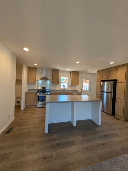 Building Photo - 25874 California 74