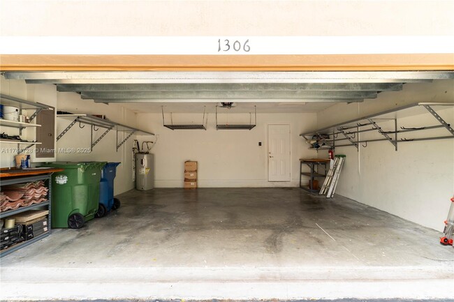 Building Photo - 1306 Banyan Way
