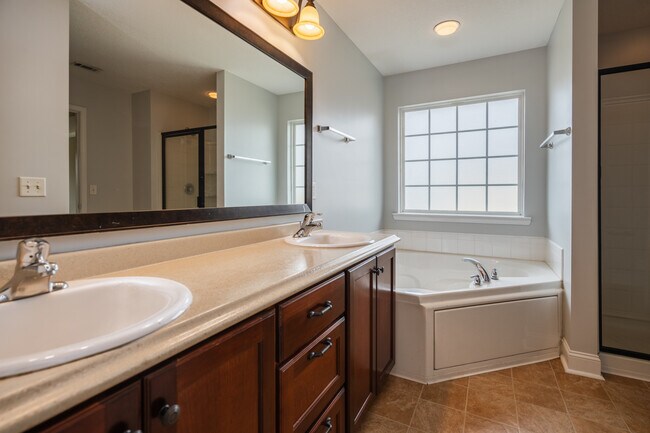 Building Photo - 157 Outpost Trl