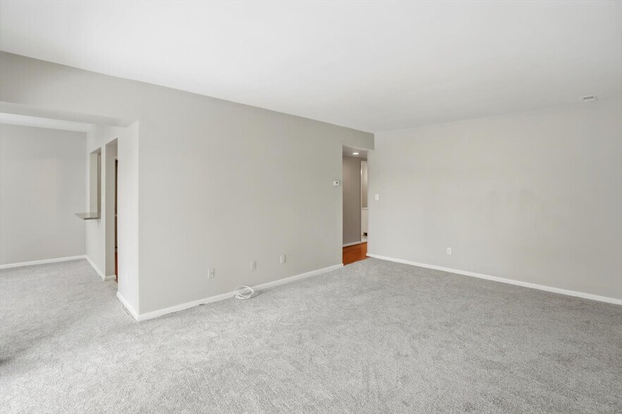 Building Photo - 5 Lough Mask Ct