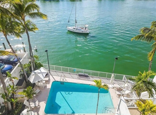 Building Photo - 5880 Collins Ave