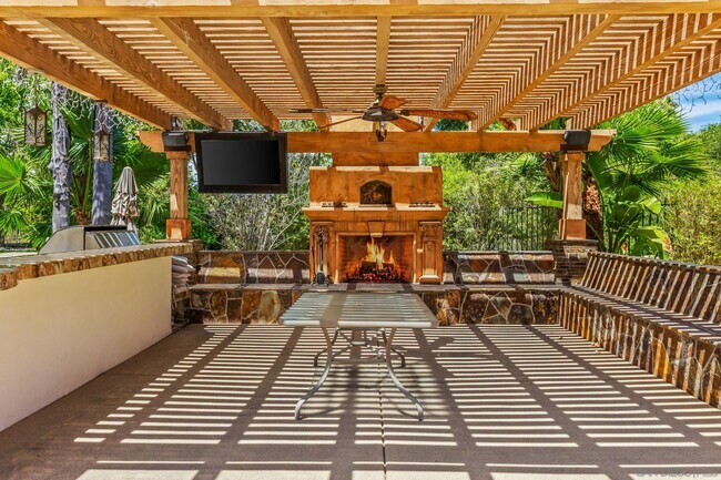 Building Photo - 6704 Rancho Lakes Ct
