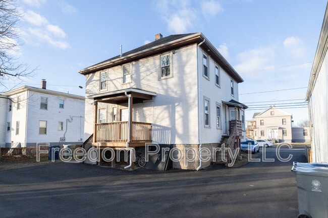 Building Photo - 120 Whiting St