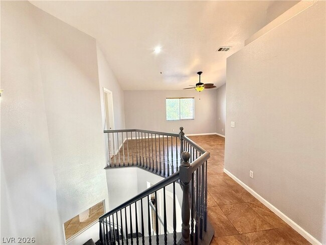Building Photo - 1212 Diamond Valley St