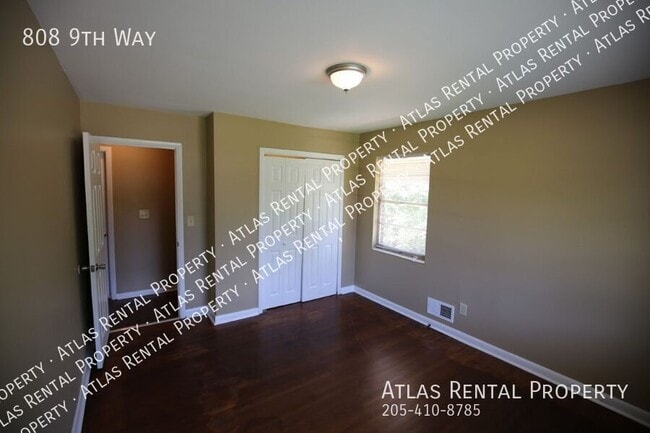 Building Photo - 808 9th Way