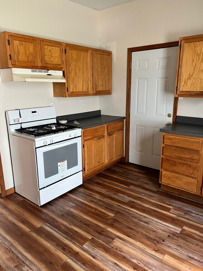 Building Photo - 612 Grant Ave