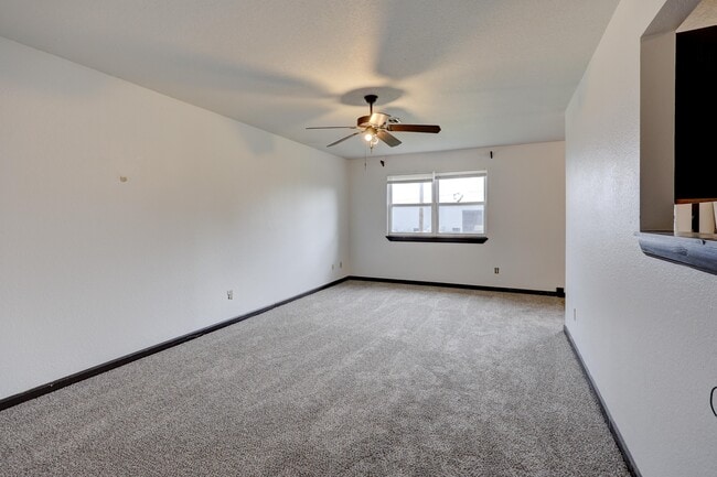 Building Photo - 717 N Walker St