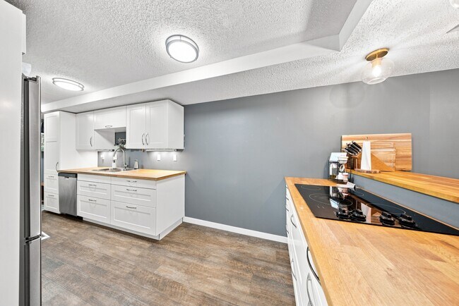 Building Photo - 2133 Tamarin Trail