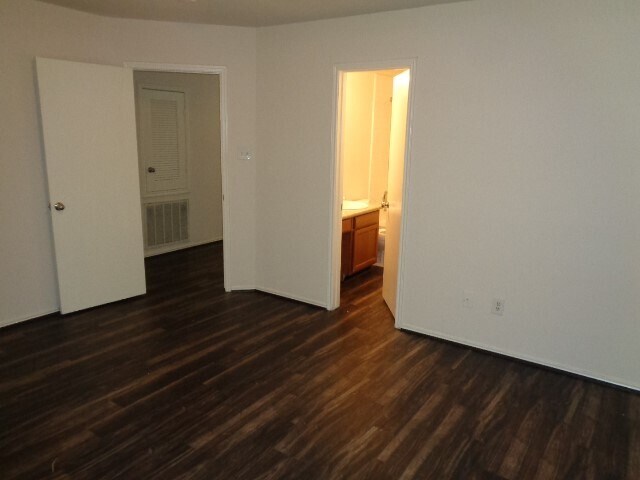 Building Photo - 16747 Fallen Timbers Dr