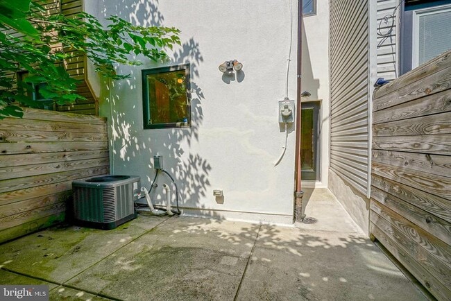 Building Photo - 1435 S Ringgold St
