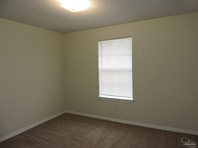 Building Photo - 2052 Southwind Cir