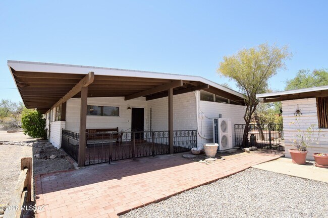 Building Photo - 6902 E Big Bear Dr