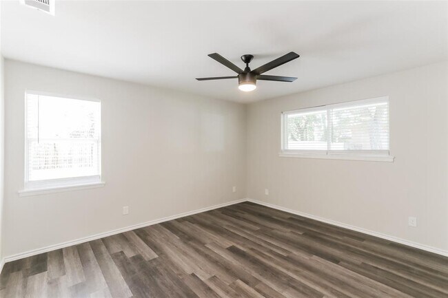 Building Photo - 3434 Silverwood Ln