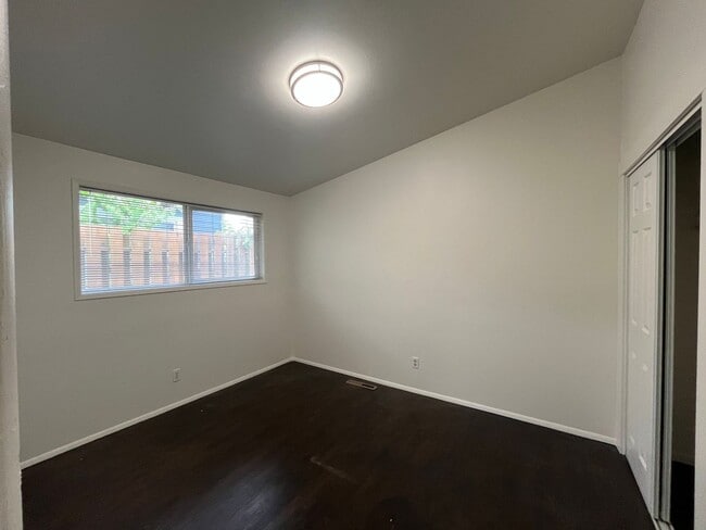 Building Photo - Three Bedroom House