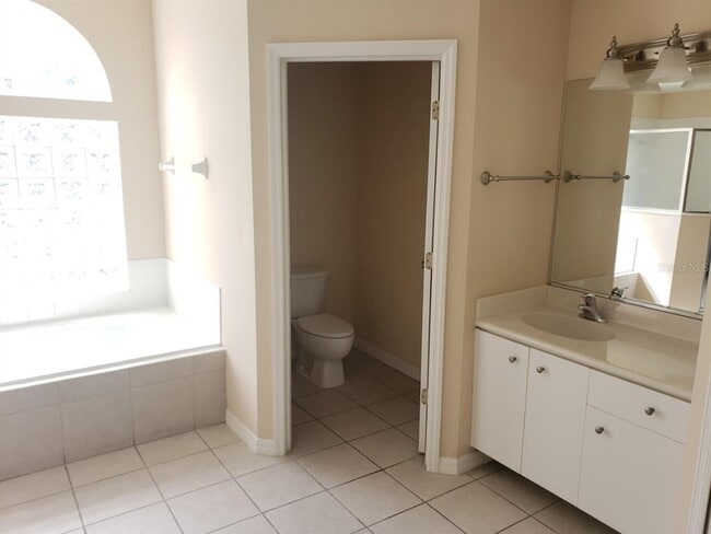 Building Photo - 41 Patchogue Ln