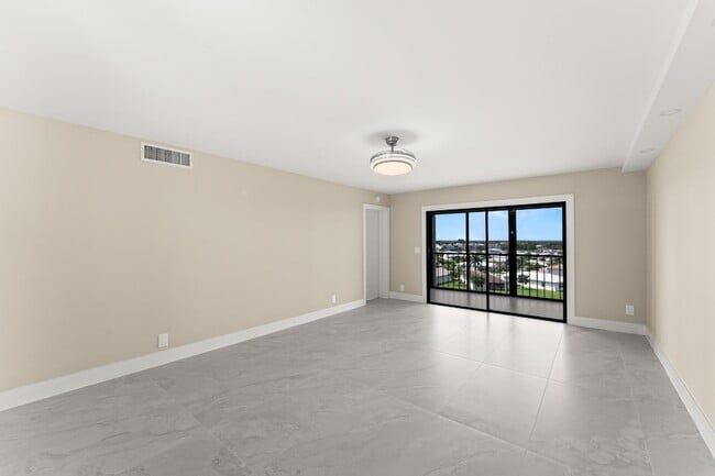 Building Photo - 14476 Amberly Ln